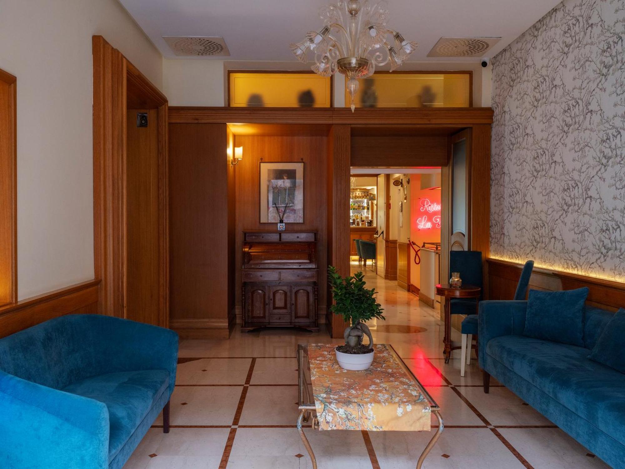 Grand Hotel Europa & Restaurant Наполи Екстериор снимка